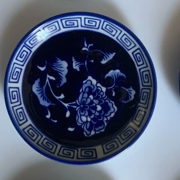 Williams Sonoma mini Blue and White Plate Set of 6 - Picture 8 of 9